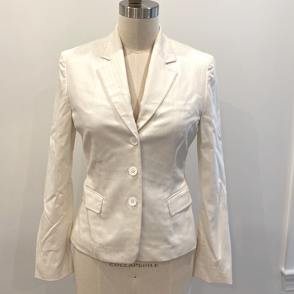 Ellie Tahari White Pinstripe Cotton Blazer Jacket.